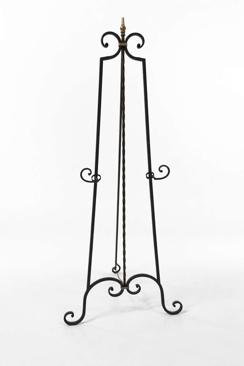 Black and gold easel photo 1